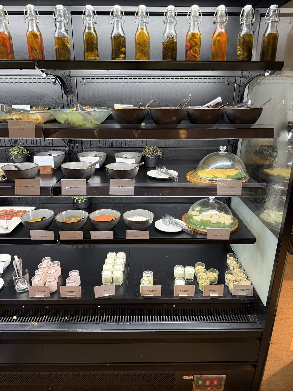 コールドビュッフェのディスプレイ