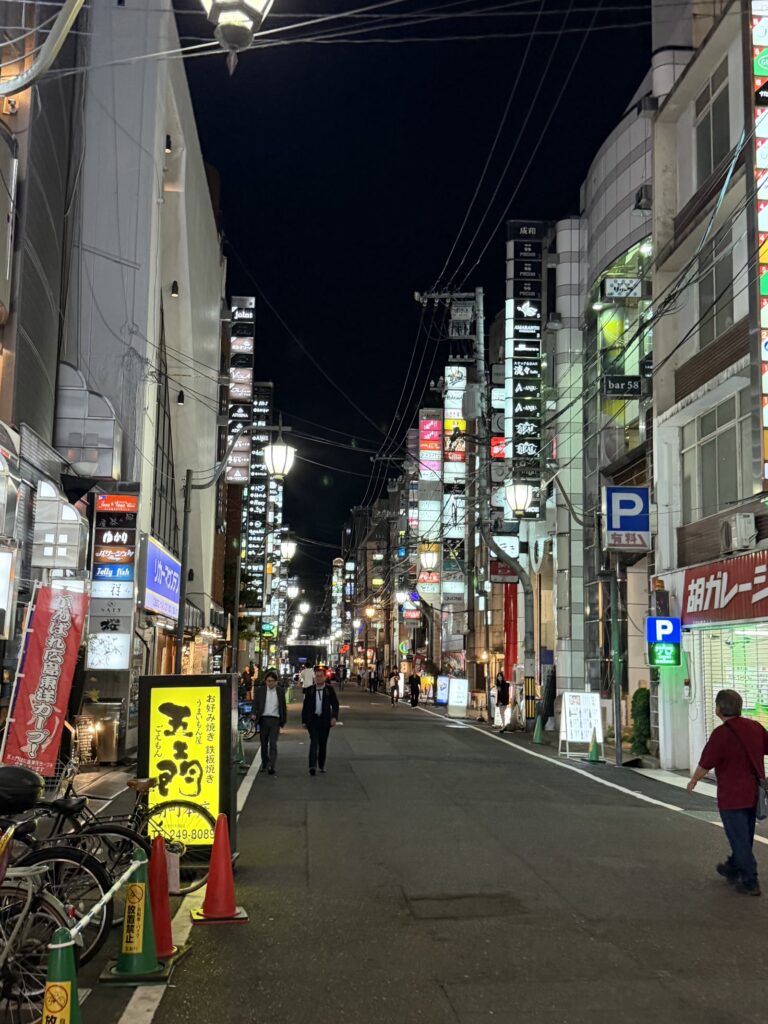 クインテッサホテル広島銀山町周辺の夜の繁華街