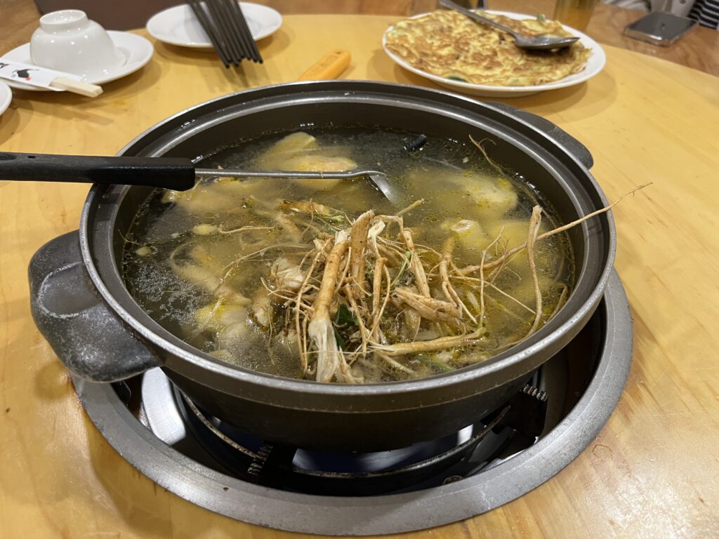 黒公鶏風味餐庁の鶏スープ鍋