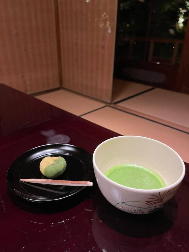 山荘 京大和の抹茶と秋色の和菓子