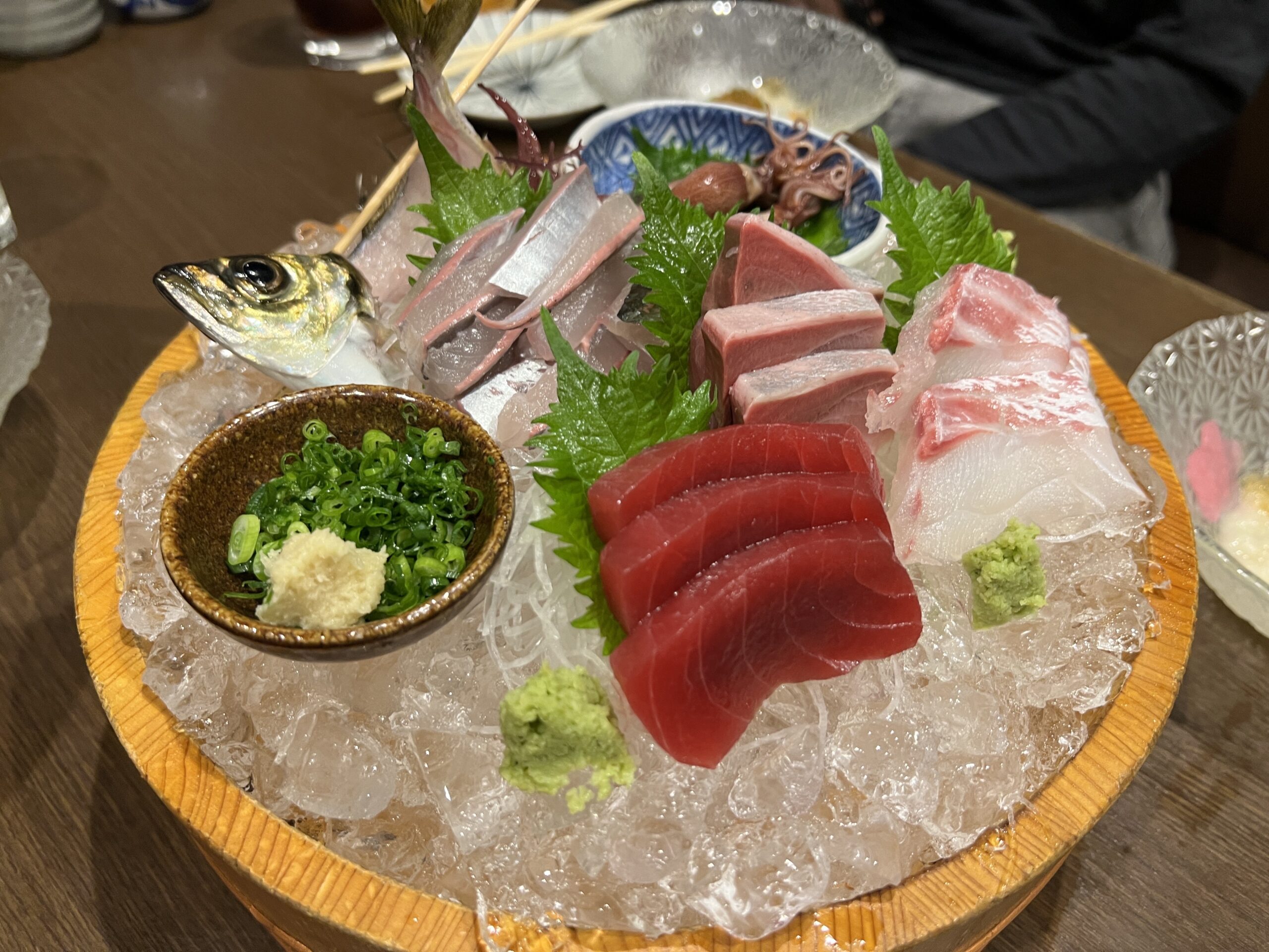 北品川 牧野の活け造り 桶盛り刺身