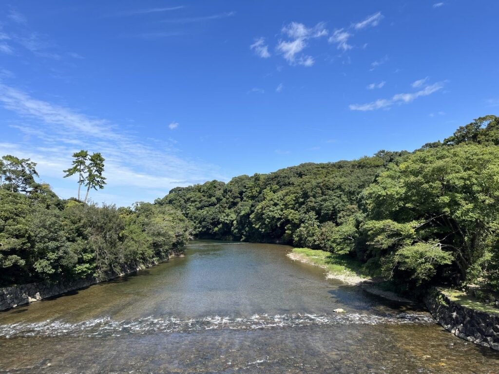 伊勢神宮 内宮 五十鈴川御手洗場の清流