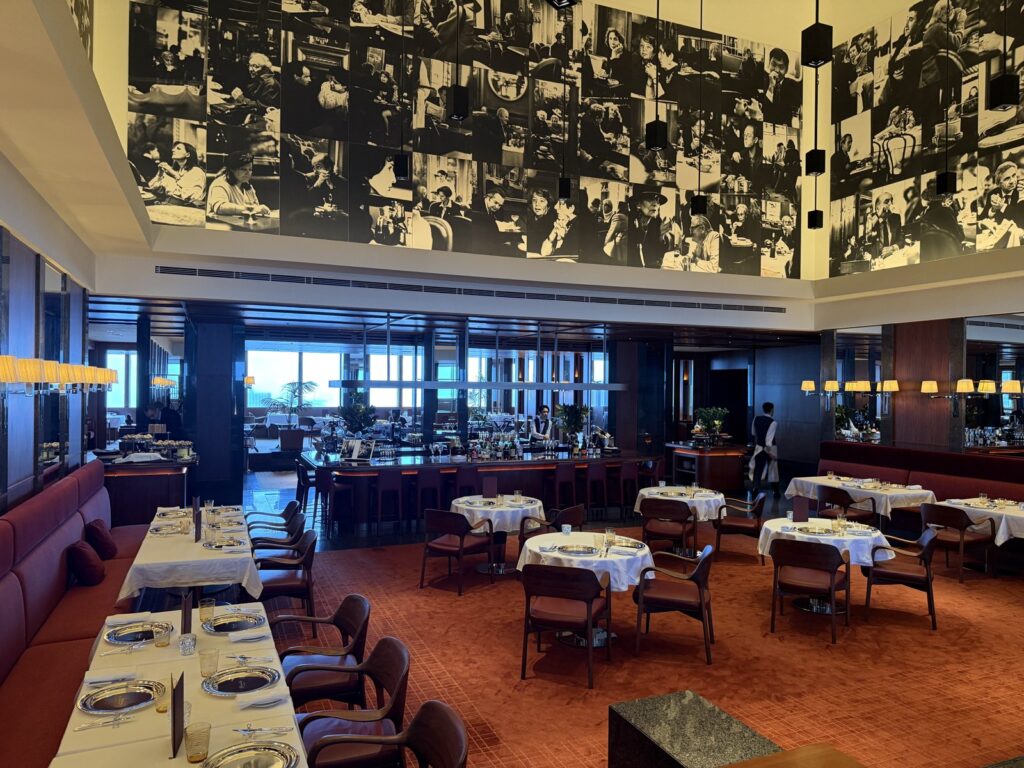 FHR特典の朝食会場、パーク ハイアット 東京41階のジランドール by アラン デュカス